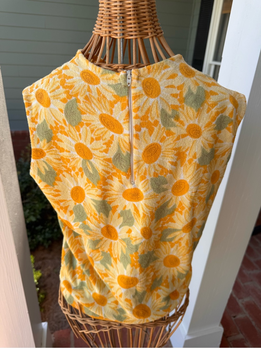 Vintage 60s 70s Daisy Floral Terry Cloth Top Mod Flower Power Small - Picture 3 of 9